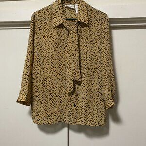 Kathie Lee, camel button-down blouse w/dots & removable tie, size XL
